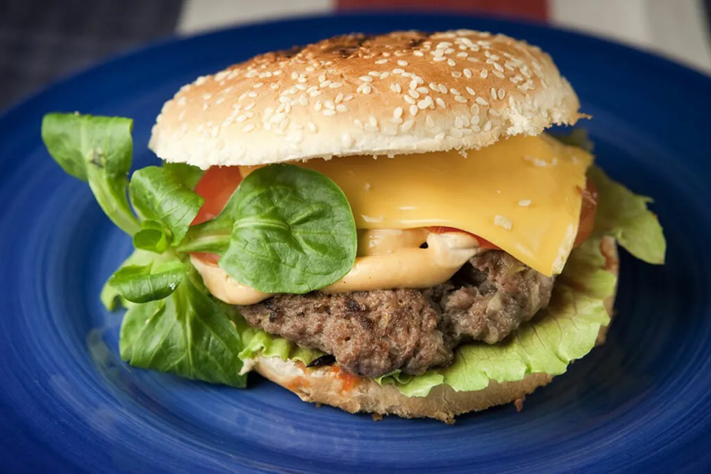 Hampurilaispihvit uudella tapaa