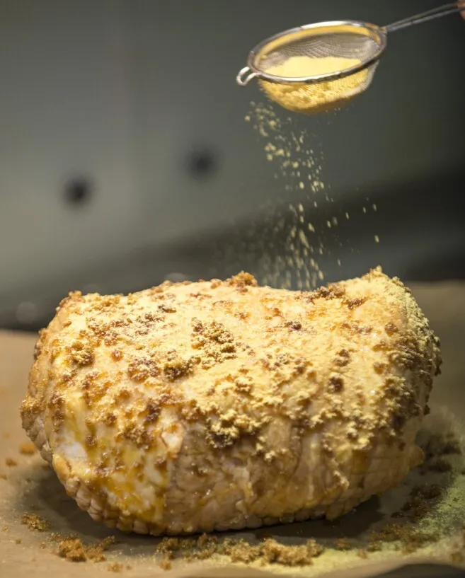 Karamellisoitu sinappikuorrutus Karamellisoitu sinappikuorrutus kinkulle