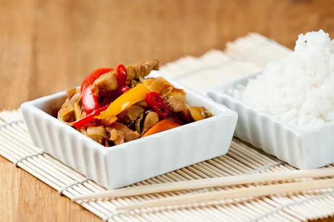 Kiinalainen ruoka – possua aasialaisittain ja hapanimeläkastike