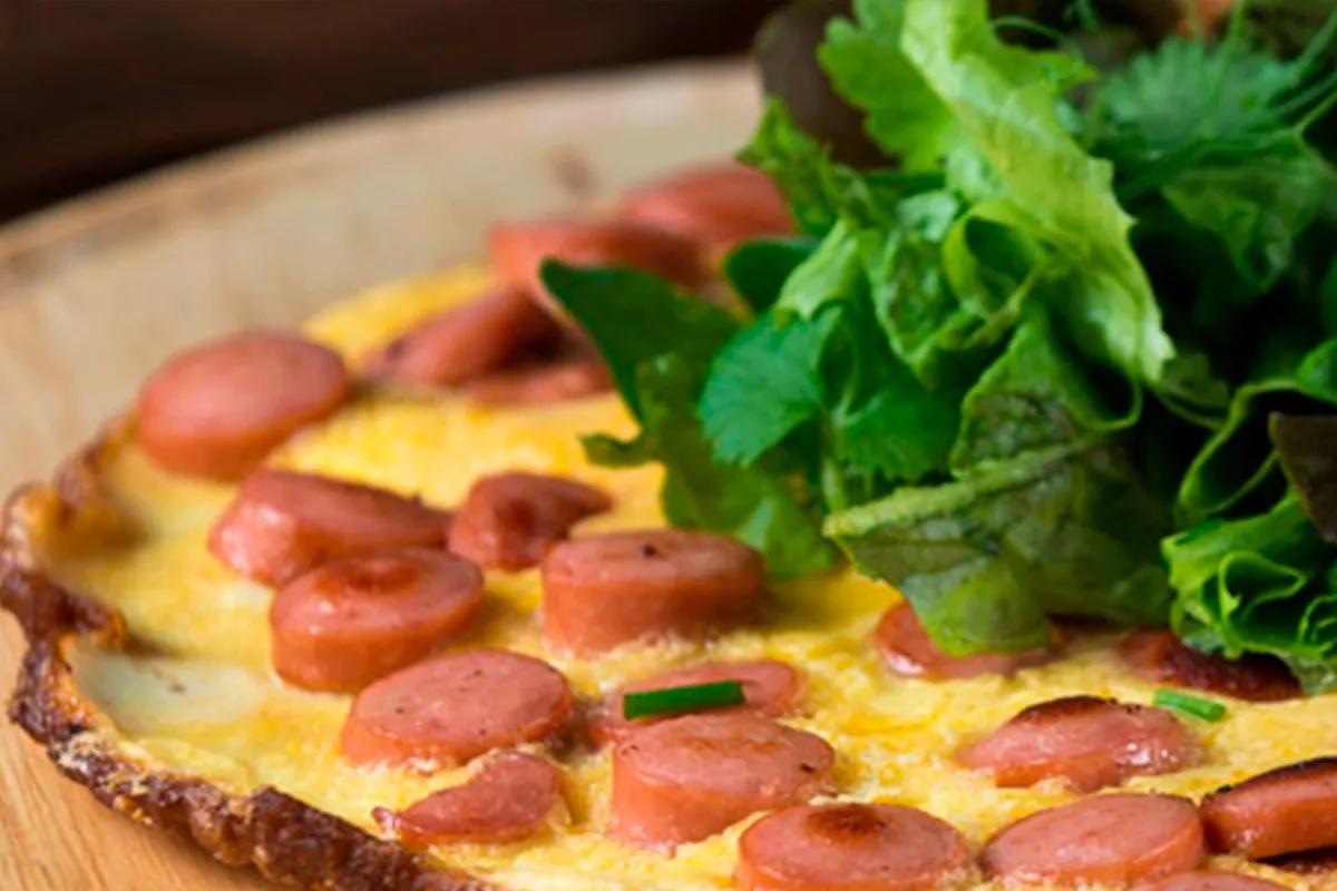 Pizzaperjantai, tehdään nakkipizza