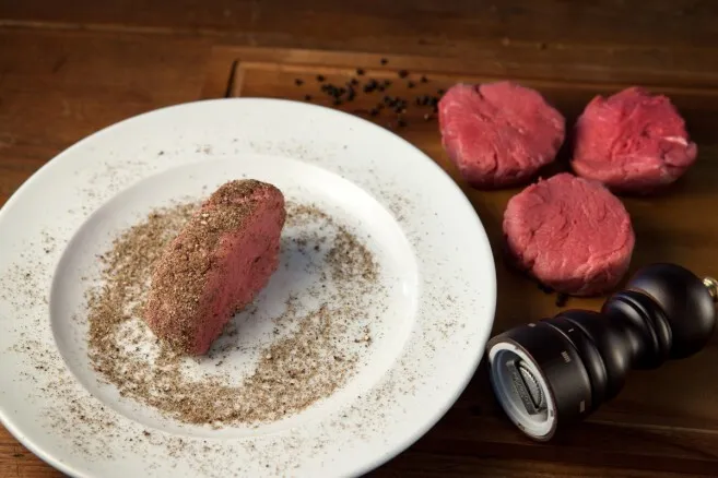 Pippuripihvin paistaminen Pippuripihvin paistaminen