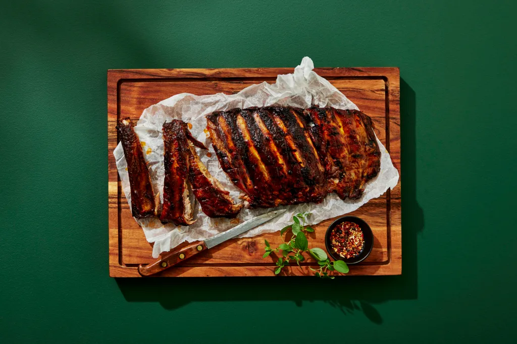 Maatiaispossun grillimaustettu spare ribs n. 900 g