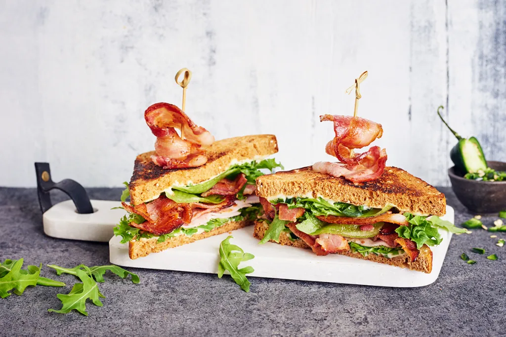 Bacon-dubbelsmörgås