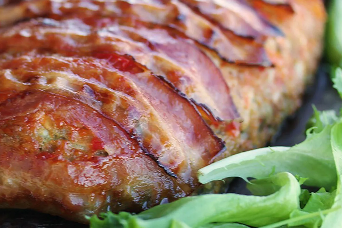 Köttfärslimpa med bacon