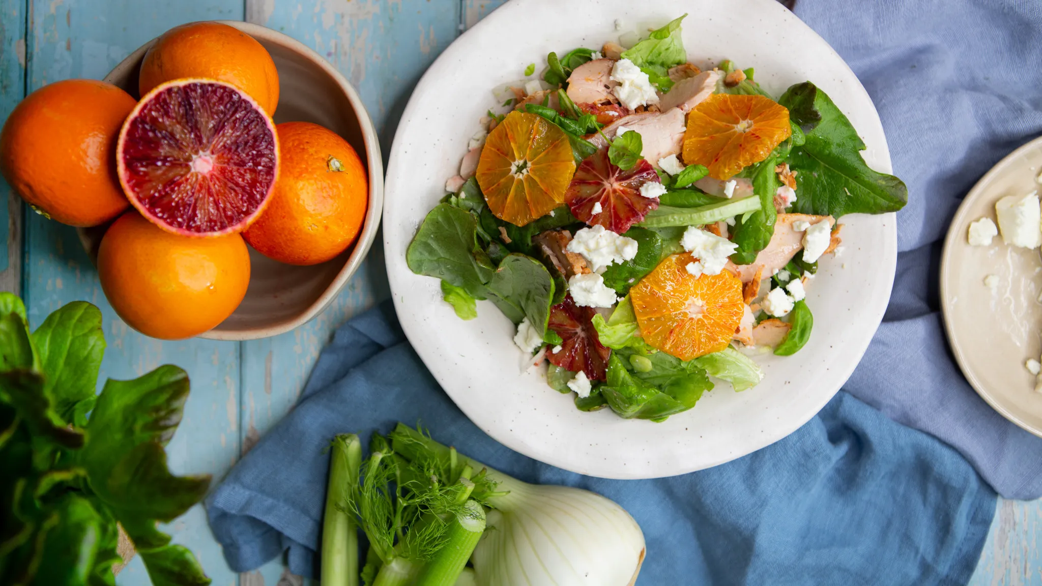 Fräsch kycklingsallad med blodapelsin