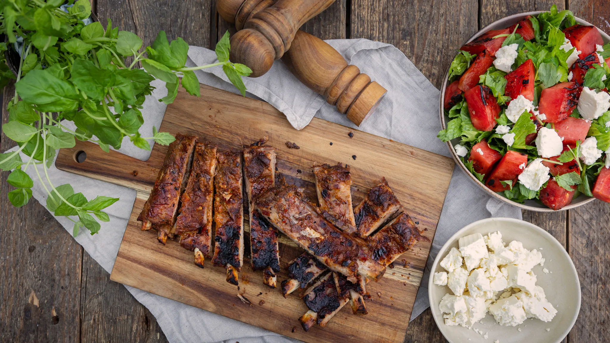 Ribs med grillad vattenmelonsallad