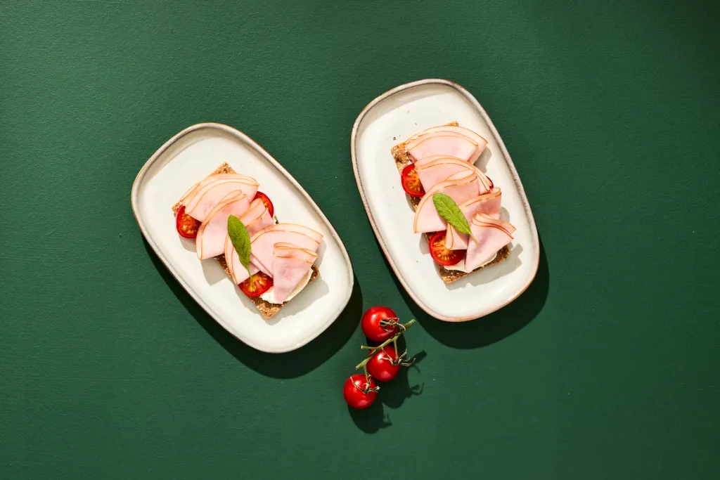 Ohuen ohut kevyesti savustettu kinkku 150 g