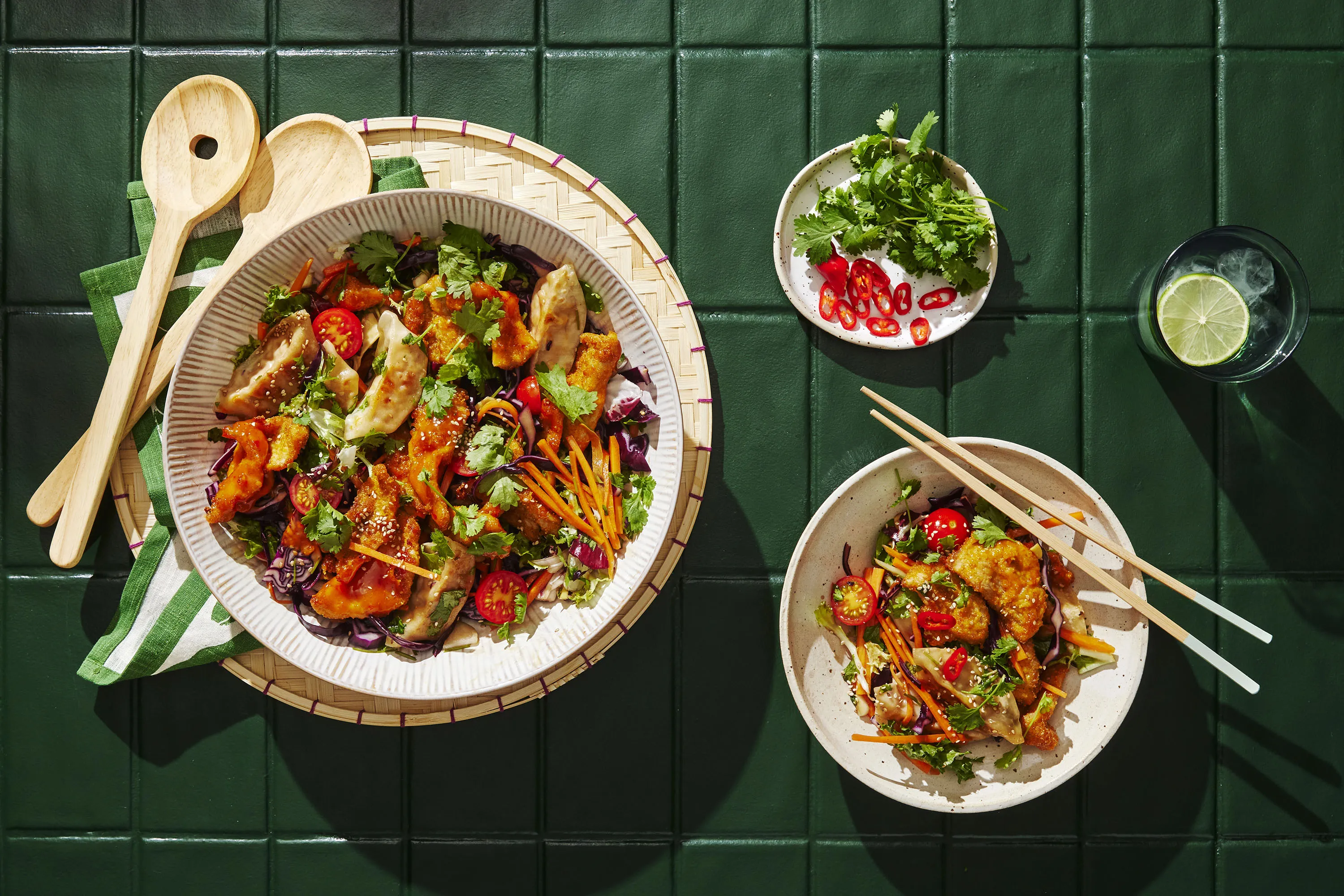 Shanghai sizzle dumplingsallad