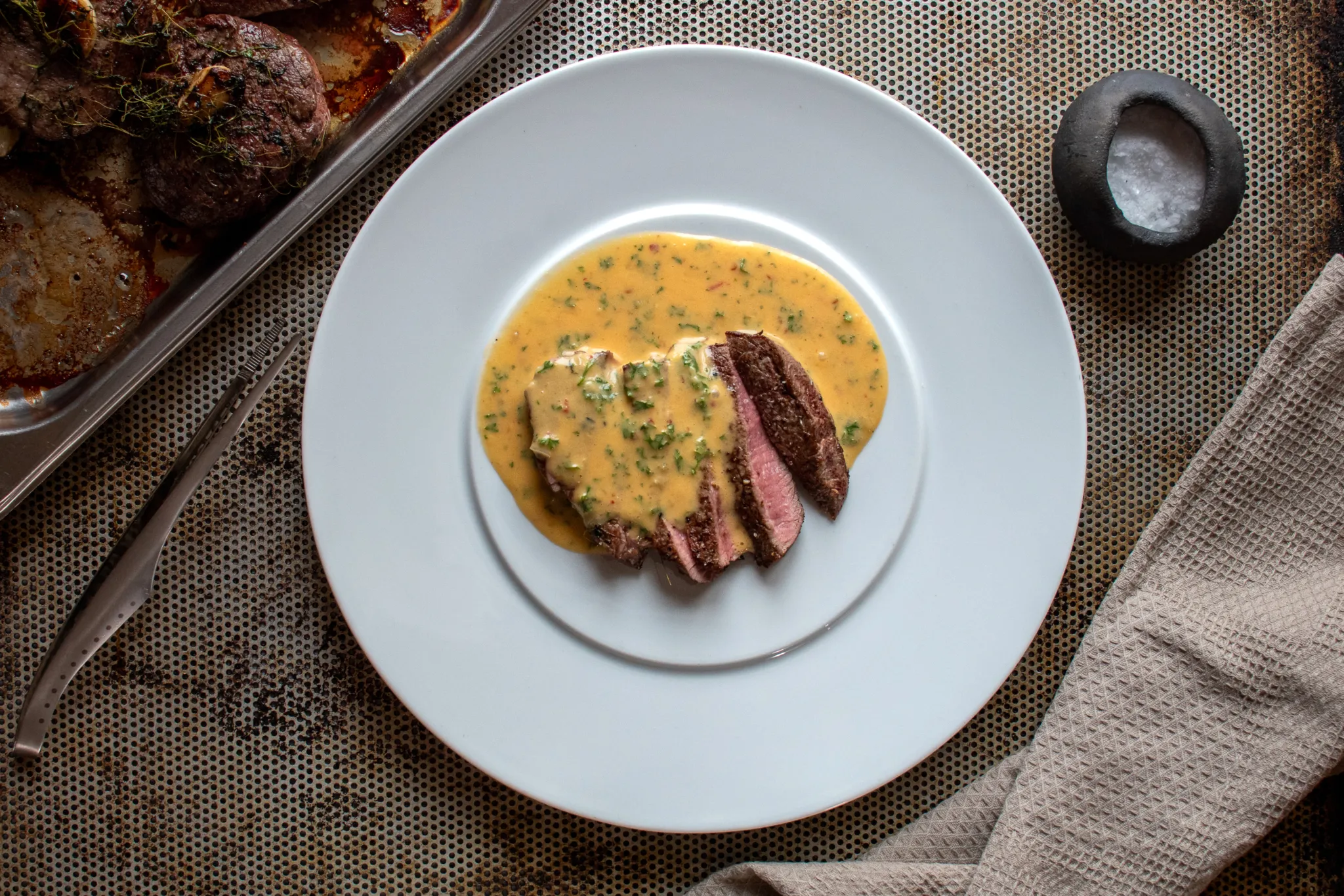 Nöt innerfilébiffar i ugn med chili-béarnaisesås