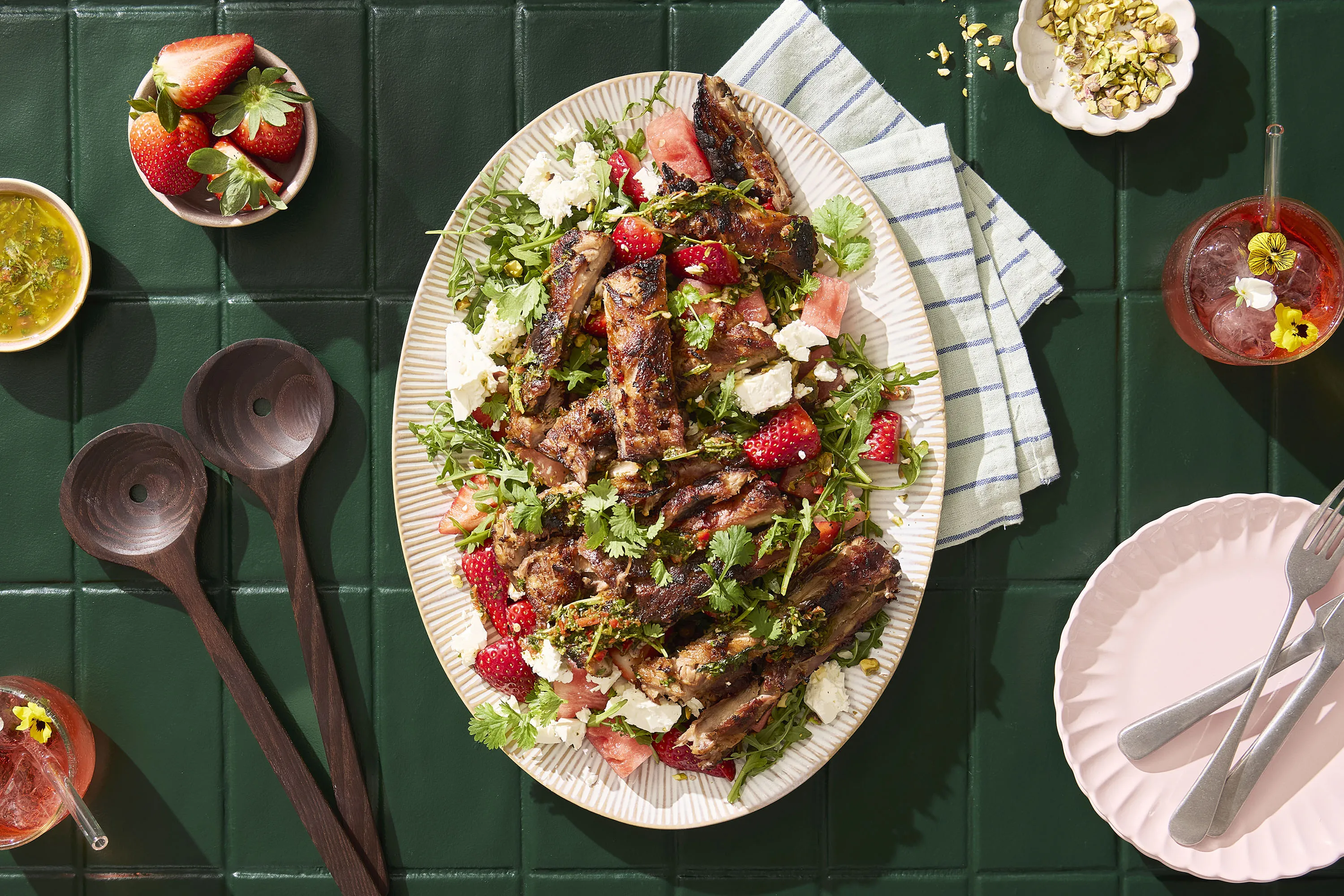 Ribs med jordgubbs-vattenmelonsallad