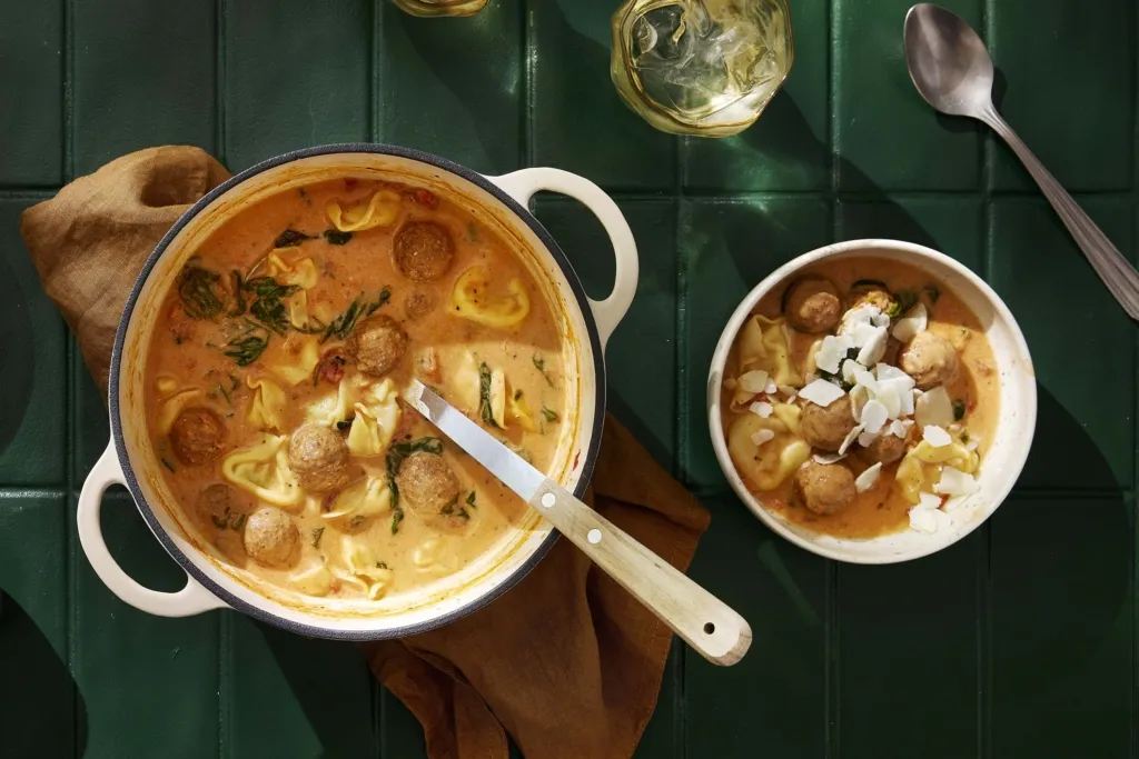 Krämig köttbullsgryta med tortellini