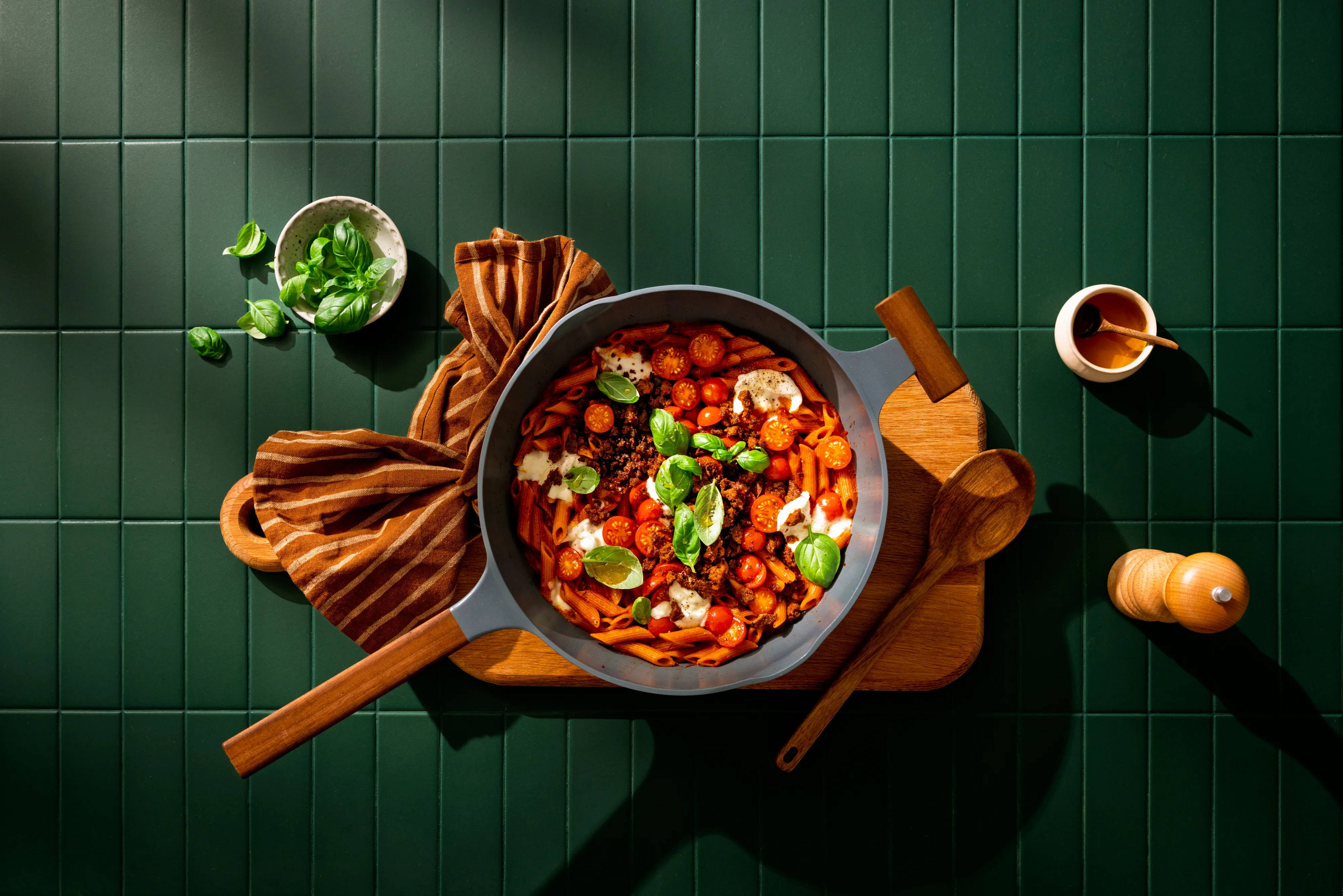Paahdettu nduja-kirsikkatomaattipasta