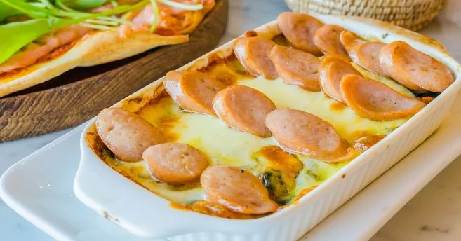 Lasagne makkarasiivuilla